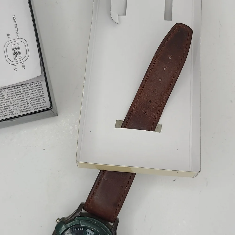 Vintage deadstock mickey mouse explorer glo watch ⌚ leather